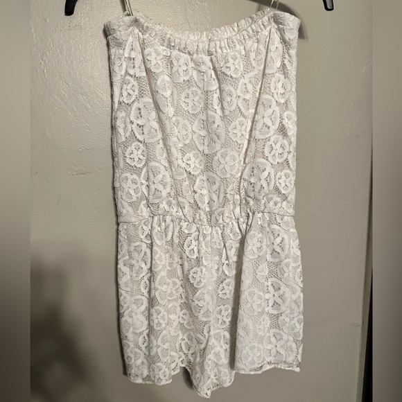 Lilly Pulitzer lace strapless romper - Picture 2 of 5